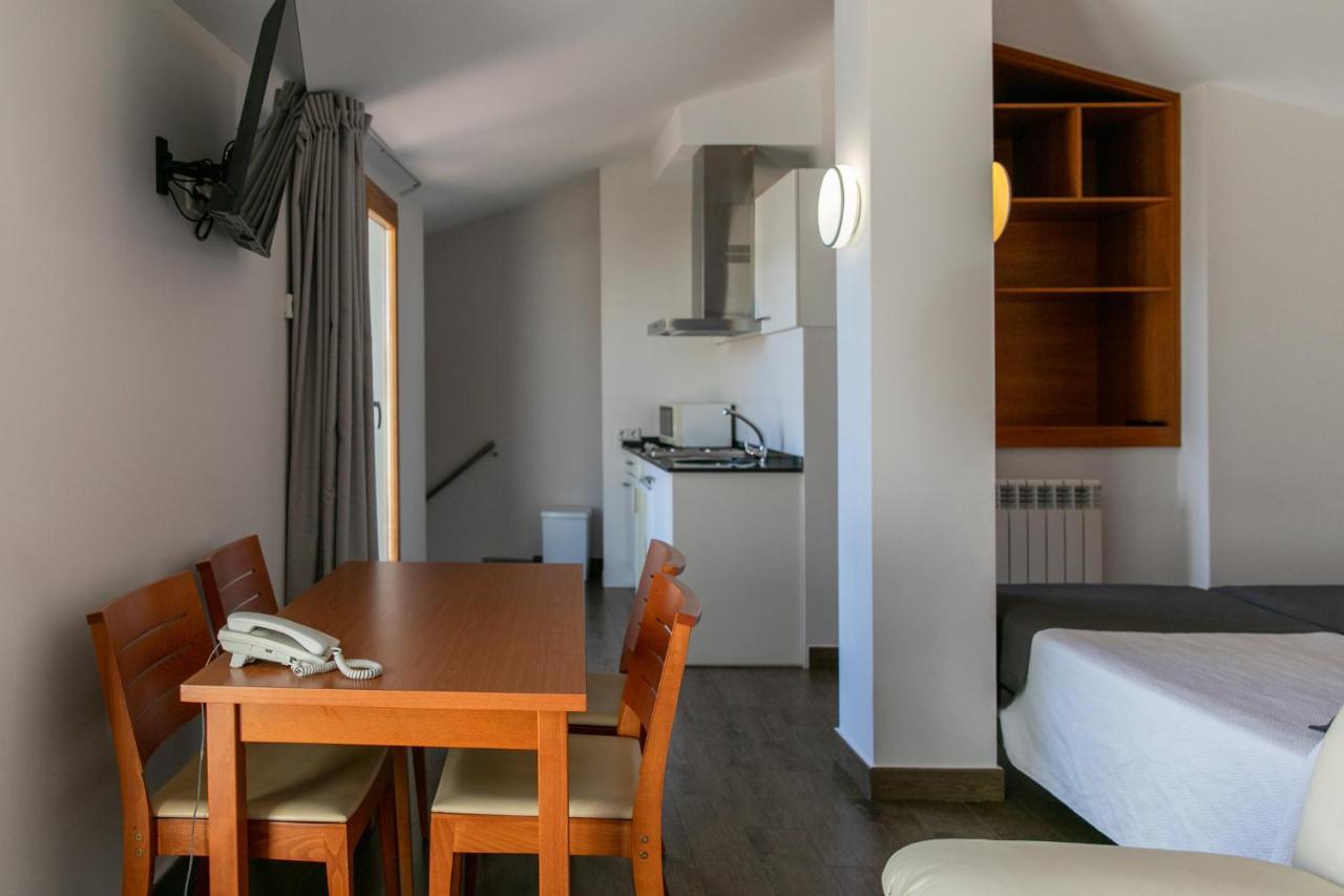 Aparthotel Cal Marcal Puig-reig Exterior photo